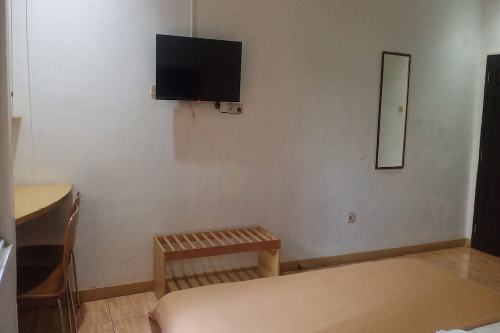 Deluxe Room - Photo 5