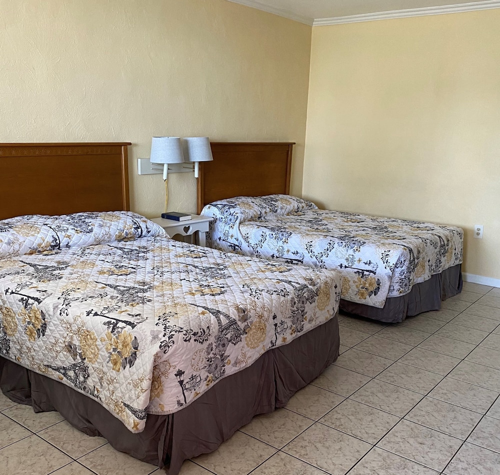 Room, 2 Double Beds, Non Smoking photo 1