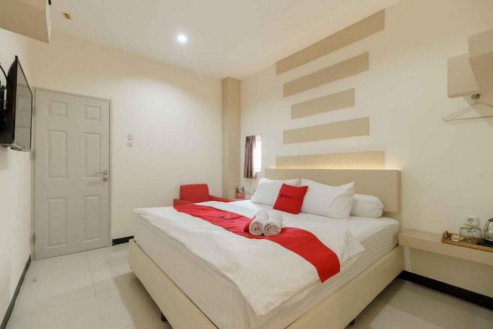 Premium Room (Reddoorz) - Photo 1