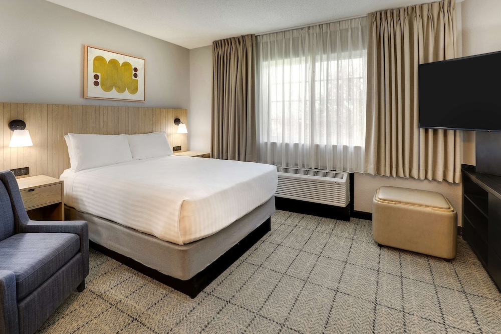 Room, 1 Queen Bed, Accessible - Photo 1