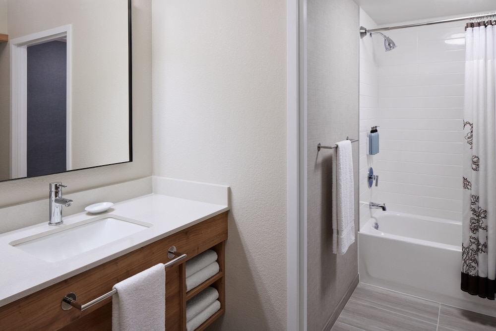 Suite, 1 Bedroom thumbnail 5