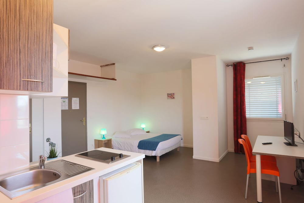 Comfort Suite photo 3