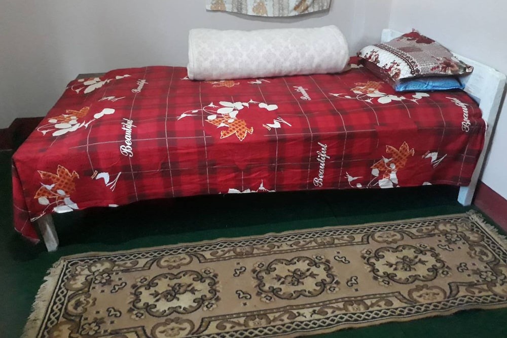 Basic Room, 1 Double Bed, Non Smoking photo 2