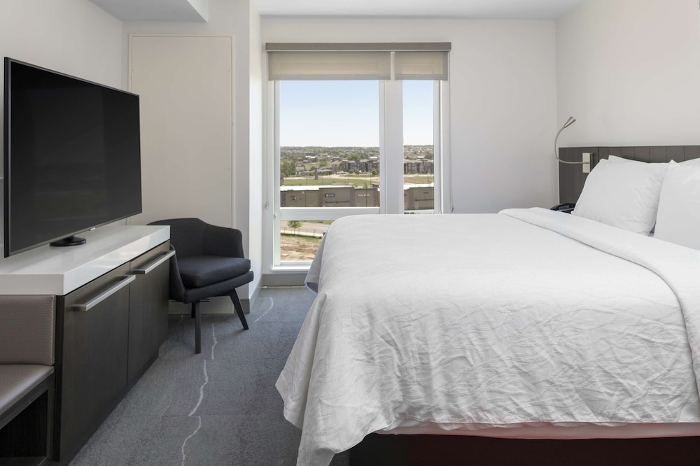 Junior Suite, 1 King Bed - Photo 2