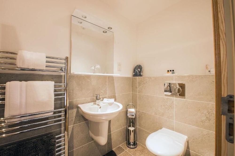 Basic Room, 1 Double Bed photo 3