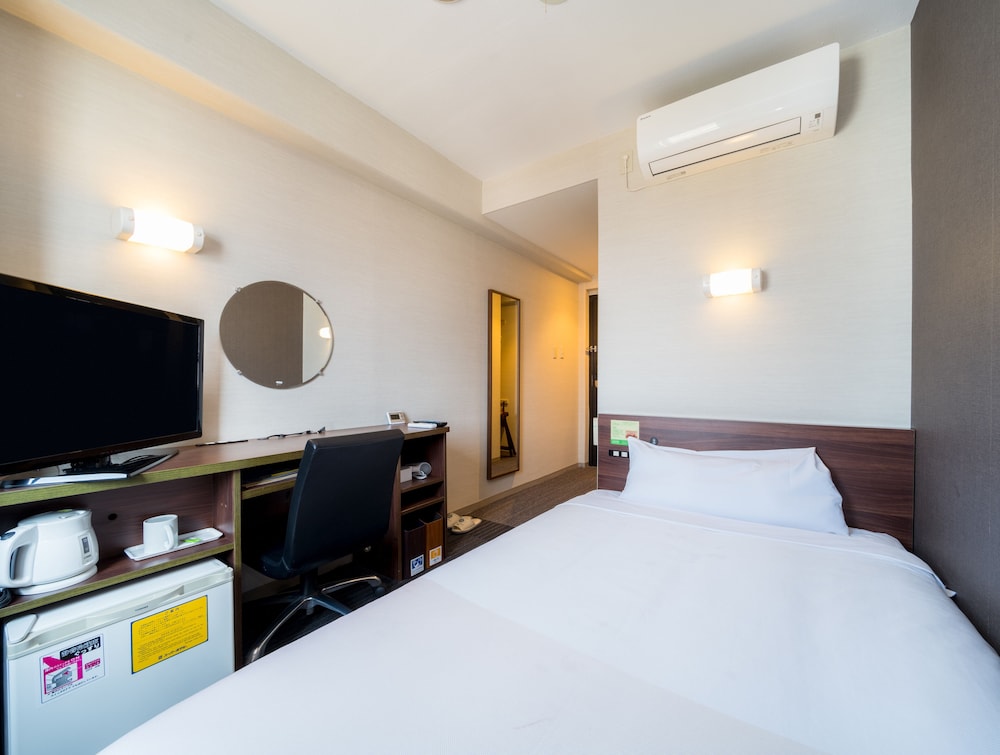 Single Room, Smoking