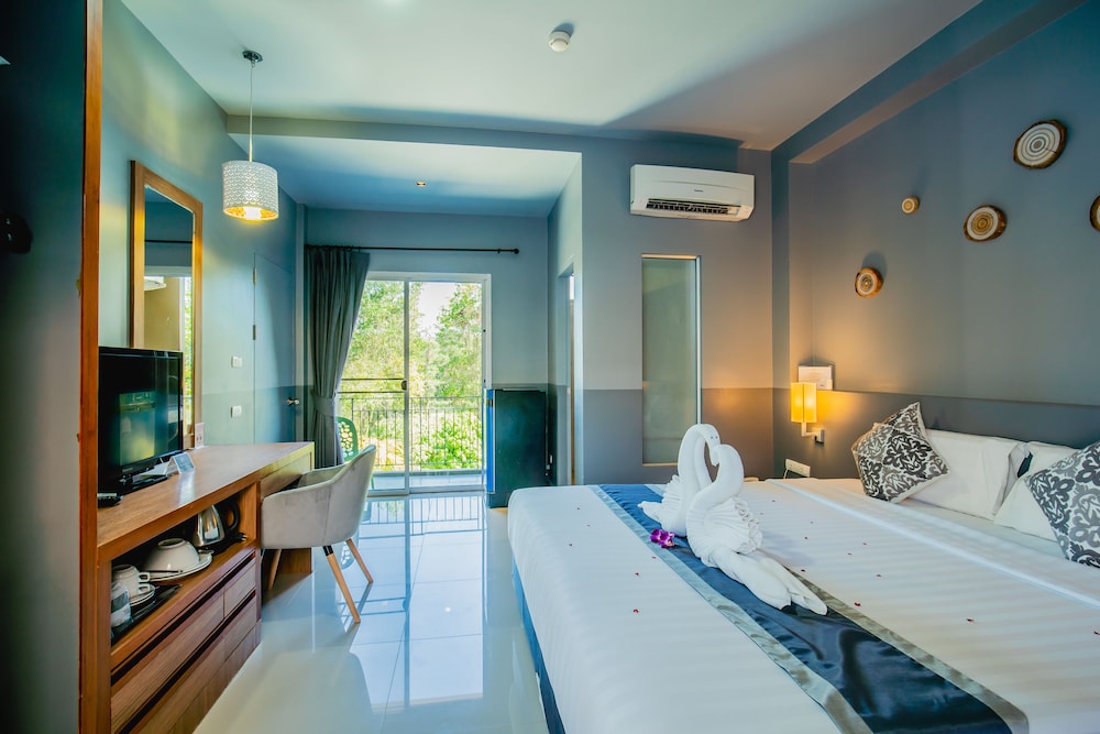 Superior King or Twin Room - Photo 8