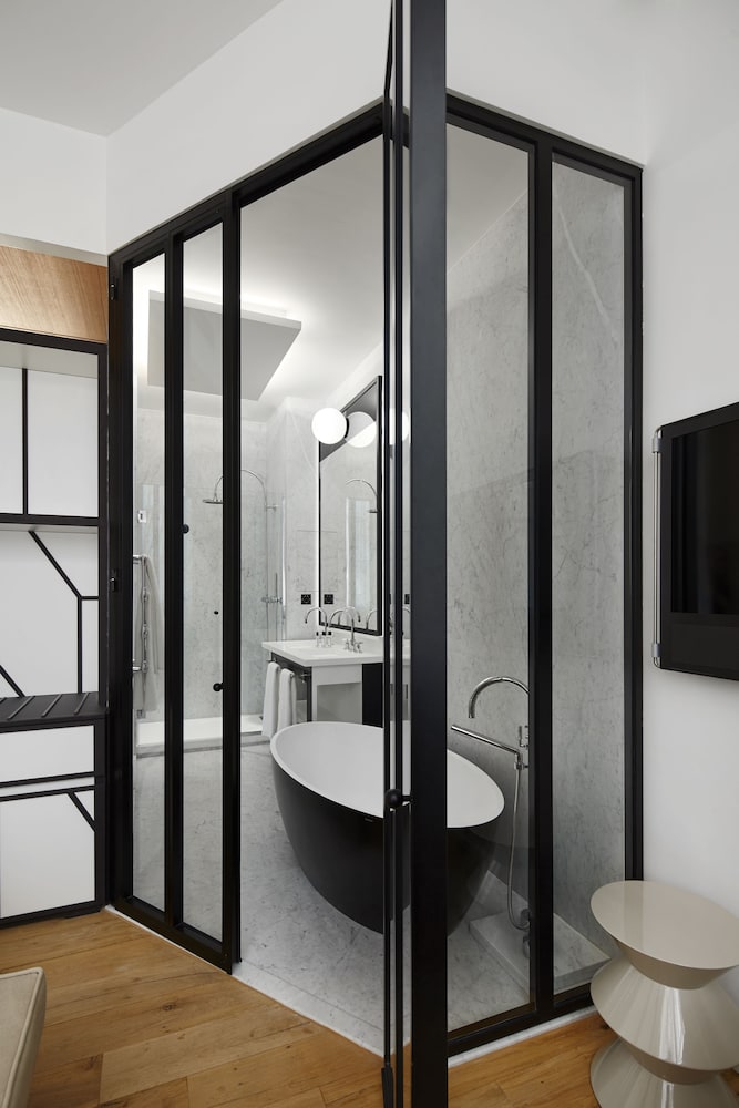 Signature Apartment photo 3