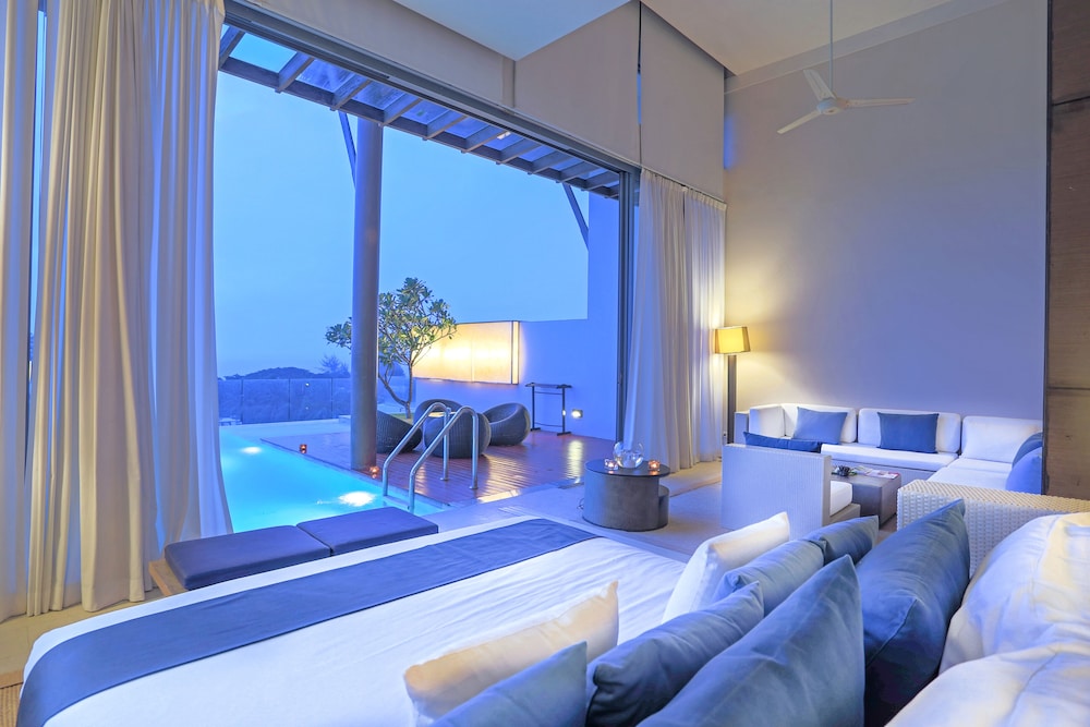 2-Bedroom Sky Pool Villa - Photo 2