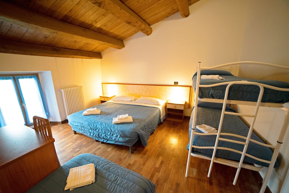 Superior Quadruple Room photo 1