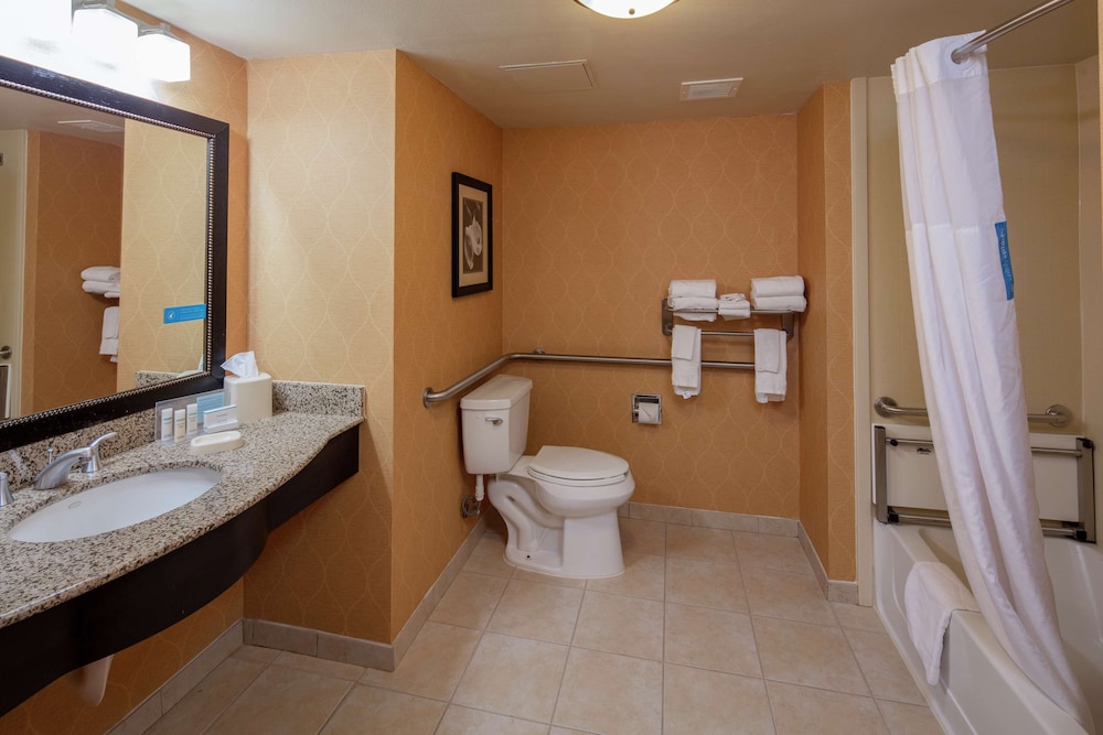 Queen Room with Two Queen Beds - Mobility Access/Non-Smoking
