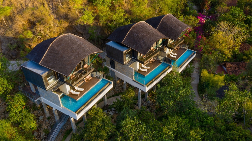 Founder's Home thumbnail 5