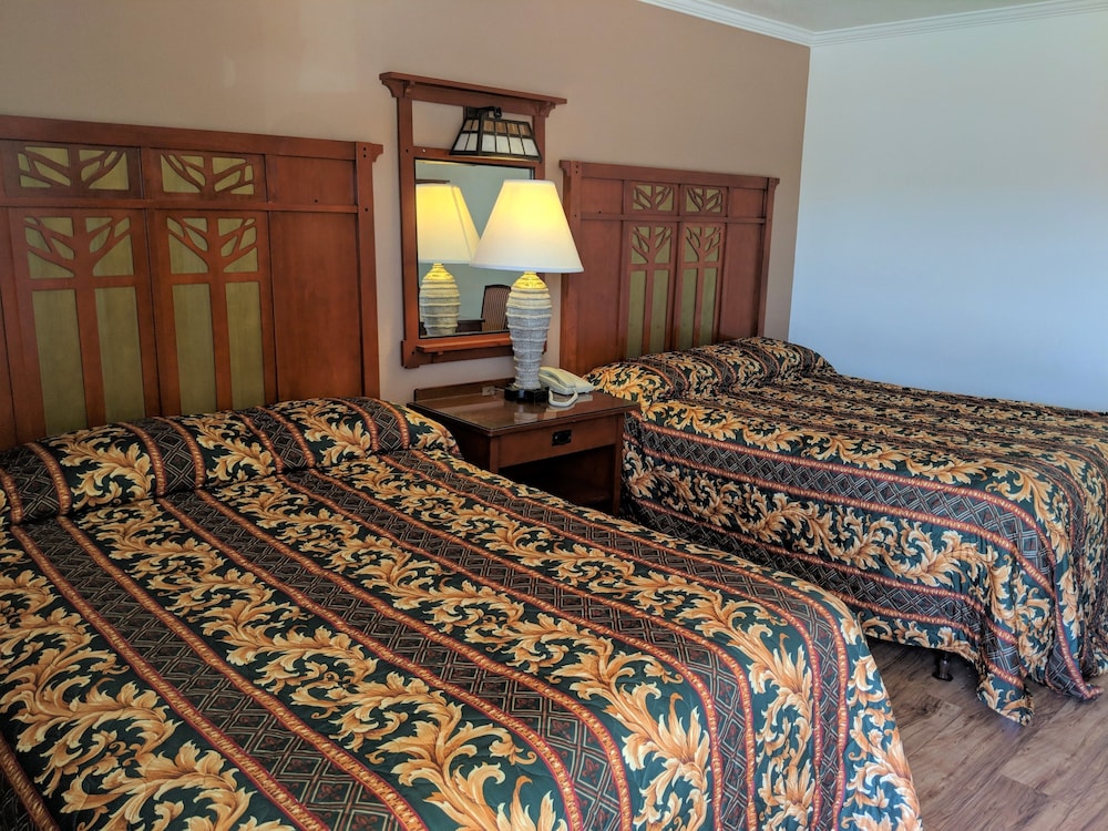 Standard Room, 2 Queen Beds photo 1