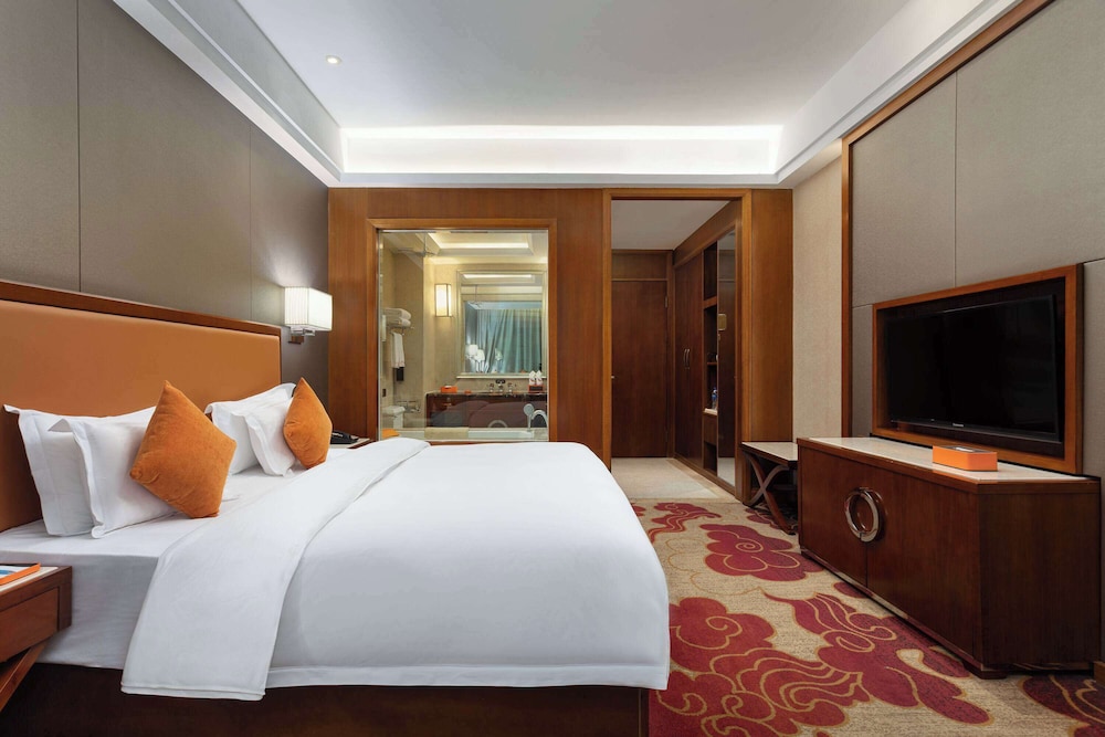 Superior Room, 1 King Bed, Non Smoking photo 1