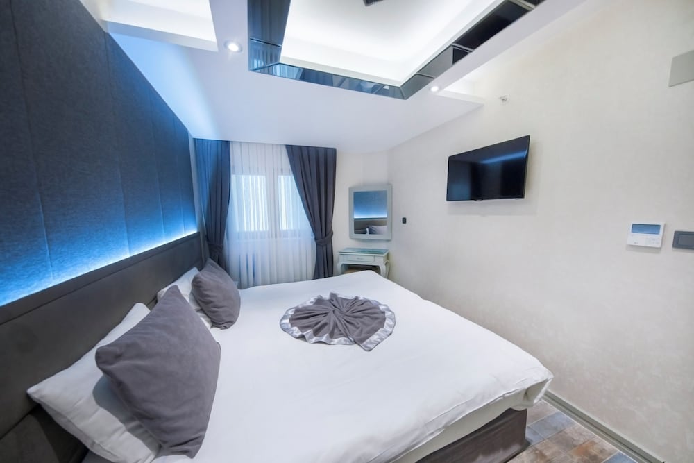 Economy Double Room, 1 Queen Bed photo 1