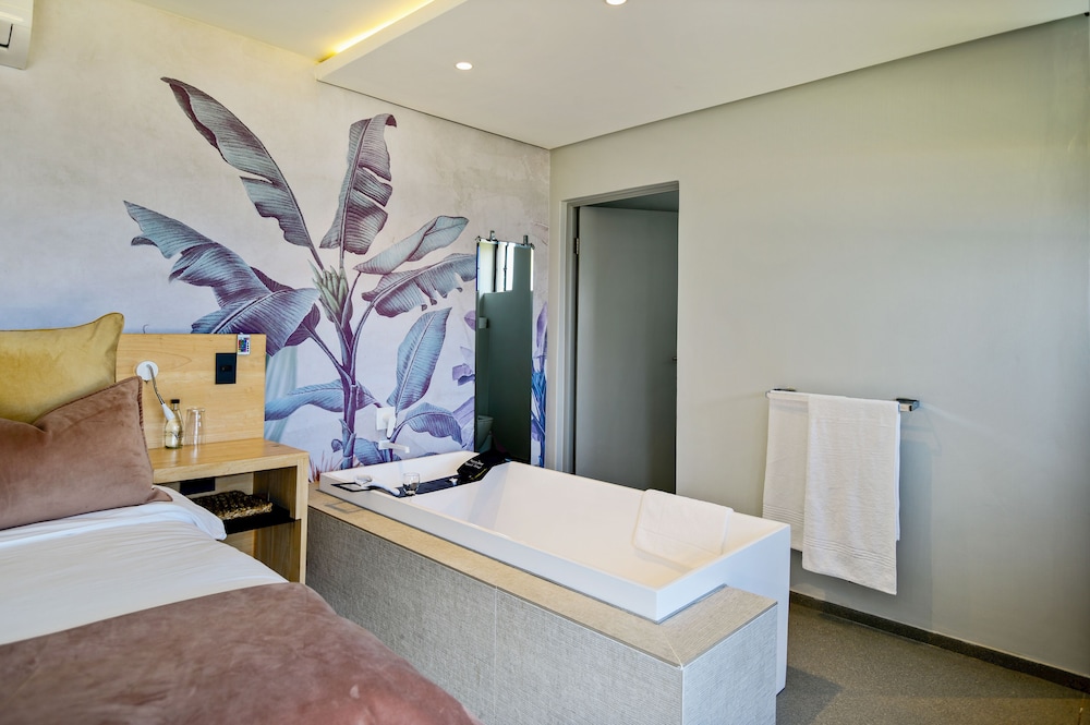 Luxury Room - Photo 8