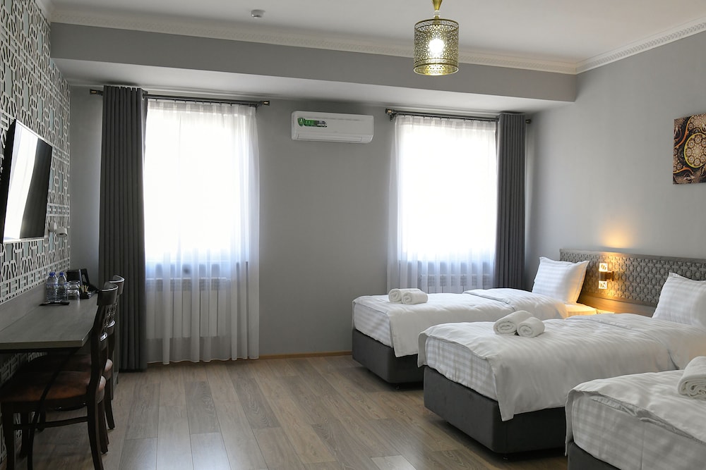 Standard Triple Room - Photo 8