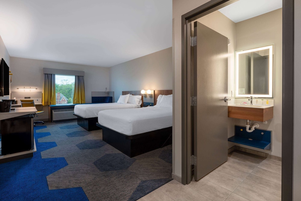 Room, 2 Queen Beds, Non Smoking - Photo 2