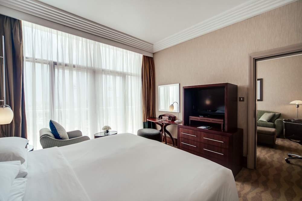 Club Suite, 1 King Bed, Balcony