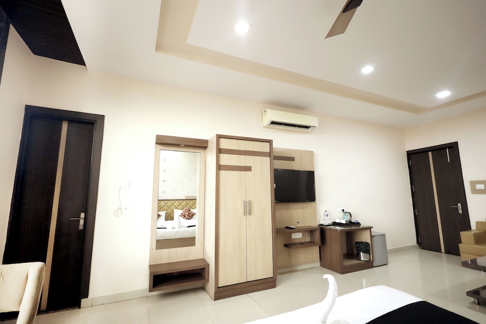 King AC Suite