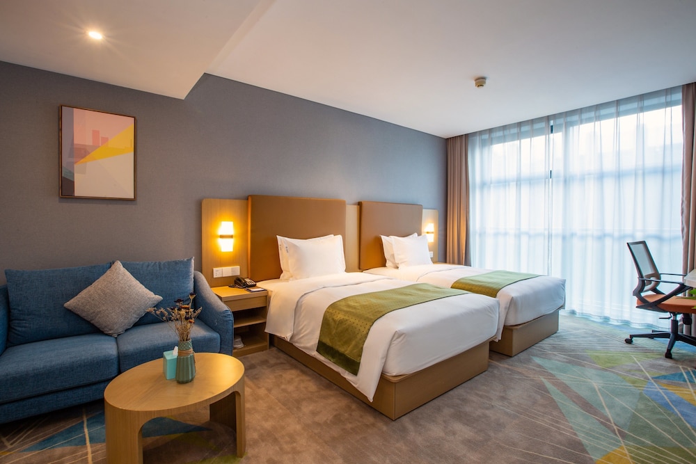 Standard Room, 2 Double Beds (Extra Floor Space) - Photo 4