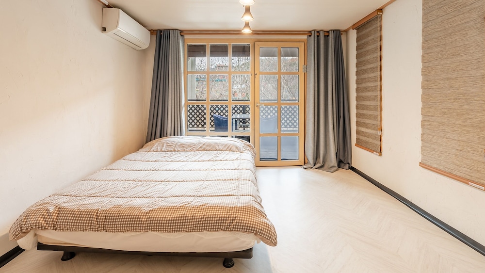 Basic Room, 1 Bedroom (Room 207)