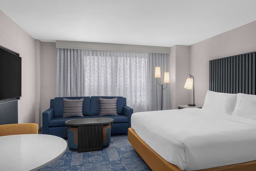 Room, 1 King Bed, Non Smoking photo 3