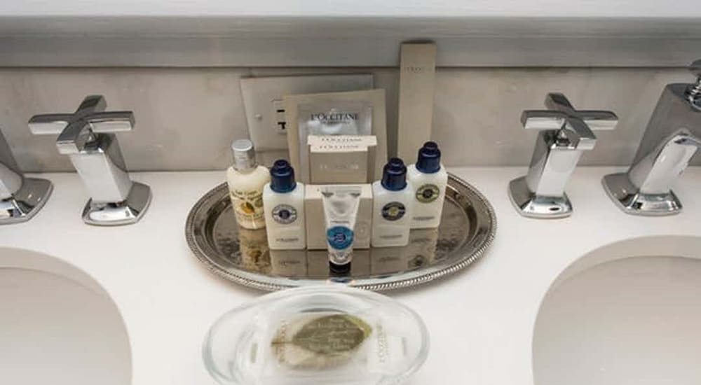 Junior Suite, 1 King Bed, Accessible, Bathtub (Mob/HR) - Photo 5