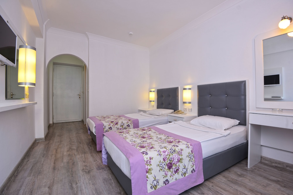Standard Room - Photo 1