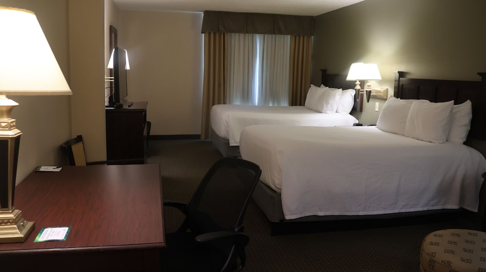 Standard Room, 2 Queen Beds - Photo 1
