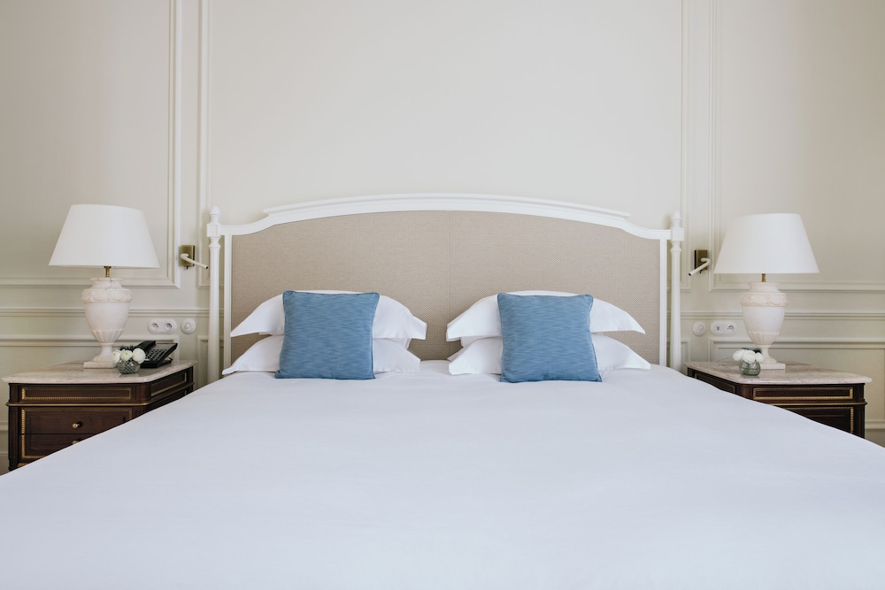 Palais Suite with One King Bed