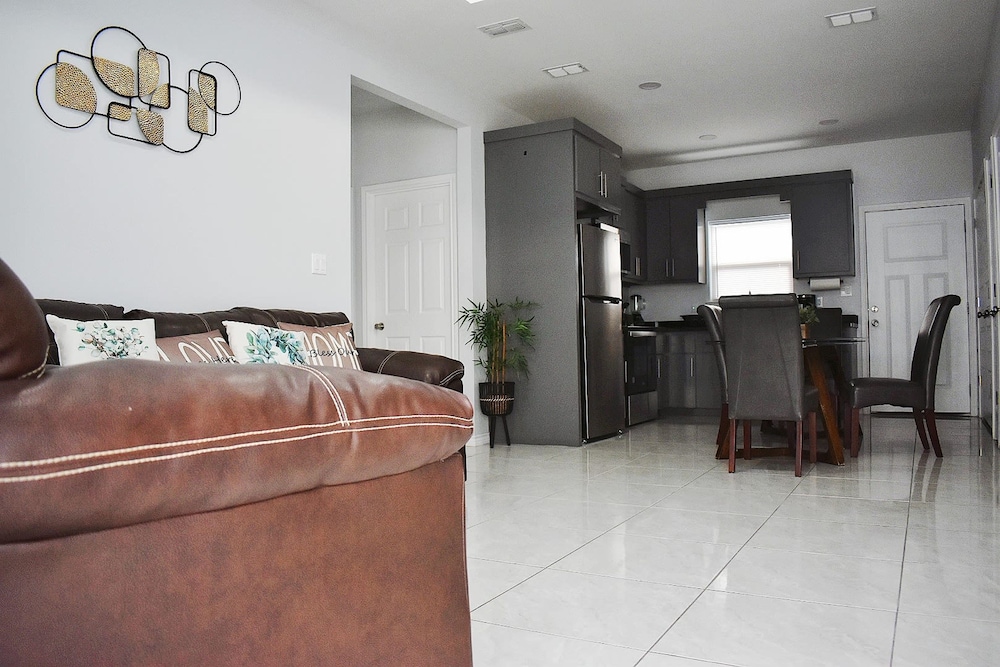 Apartment photo 3