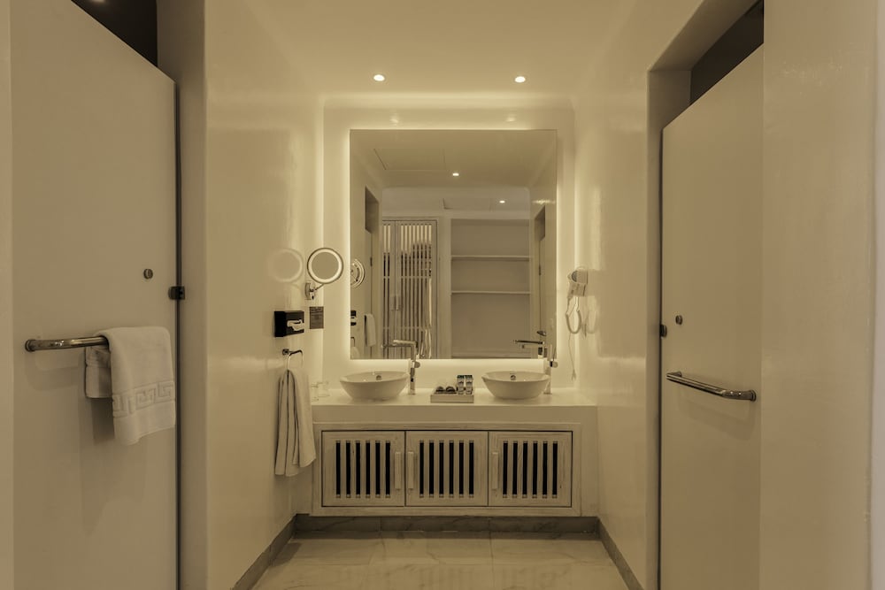 Family Suite (Deluxe) - Photo 5
