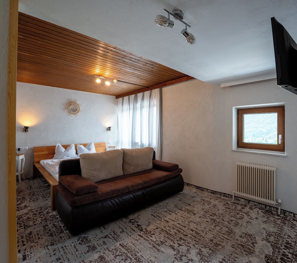 Classic Triple Room photo 3
