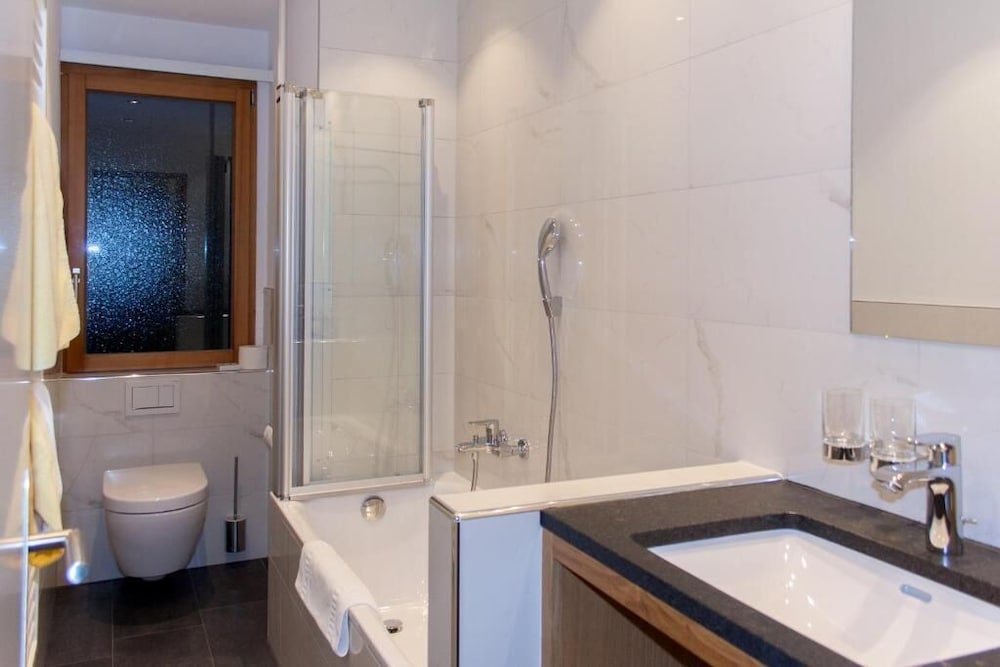 Twin Room, Balcony (West) - Photo 2