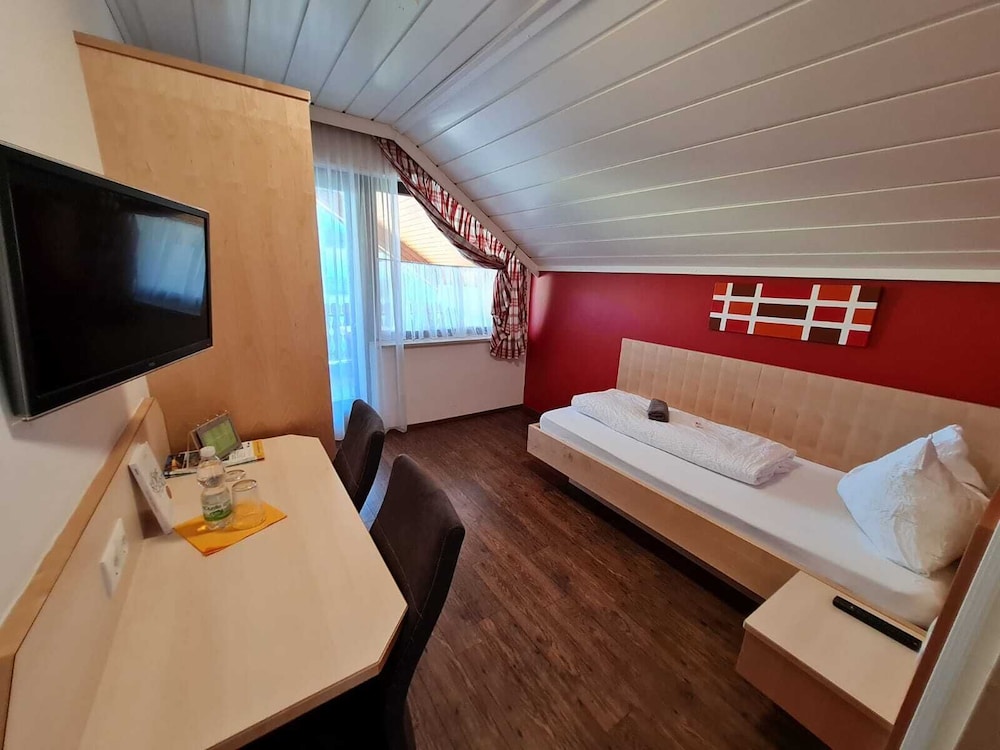 Comfort Twin Room photo 3