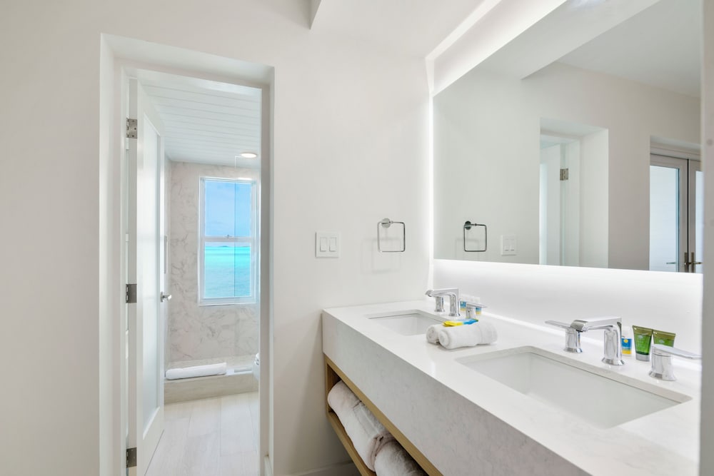 Romantic Room, 1 King Bed, Ocean View, Oceanfront - Photo 5