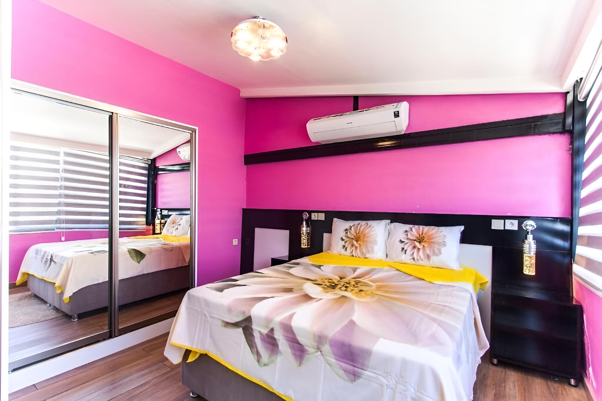 Luxury Apartment, 1 Bedroom, Smoking photo 1