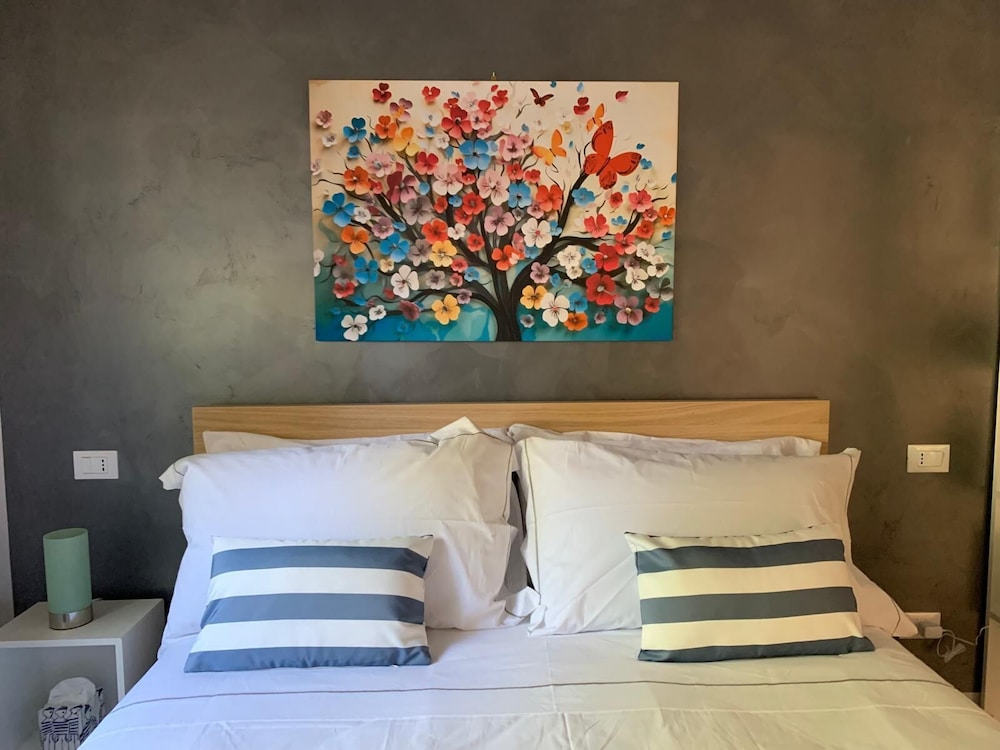Superior Studio, 1 King Bed with Sofa bed, Garden View photo 2