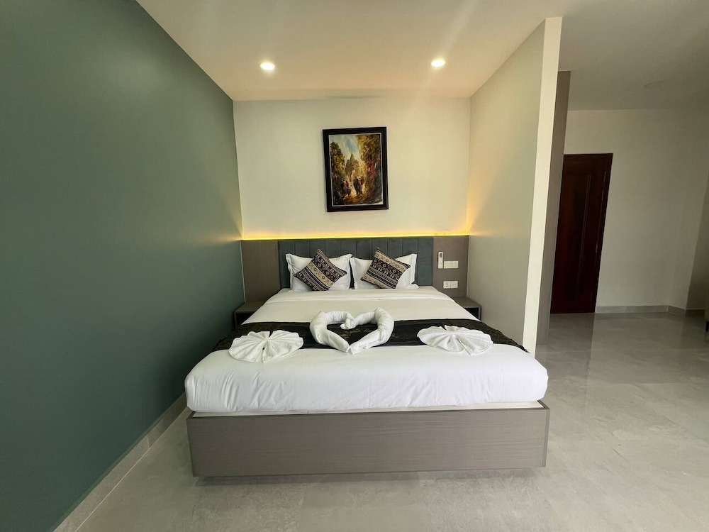 Superior Double Room, Balcony, City View - Photo 7