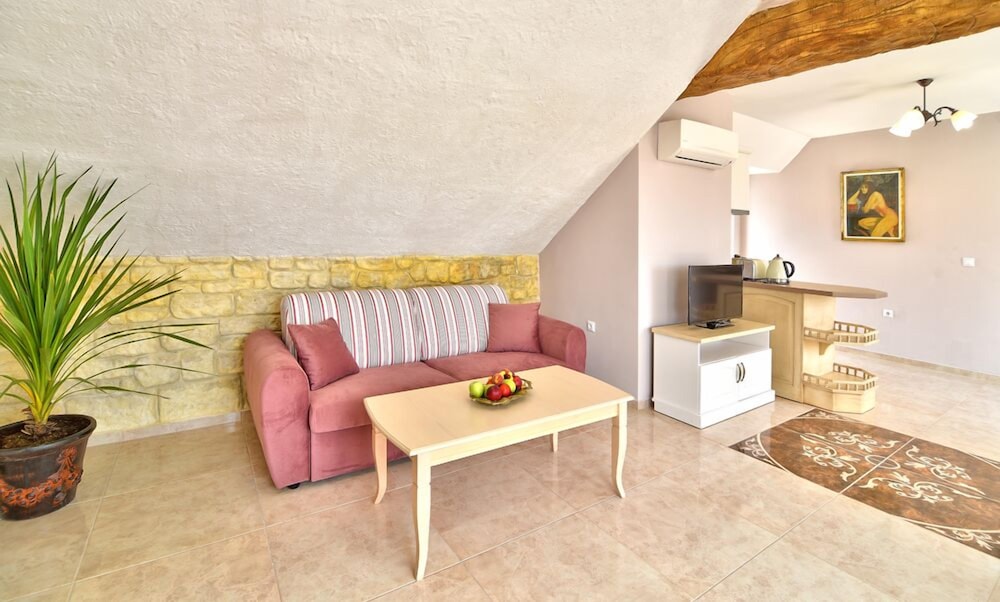 Deluxe Apartment, 2 Bedrooms, Sea View photo 3