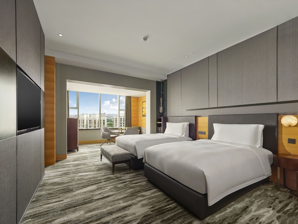 Hilton Deluxe Twin - Photo 4