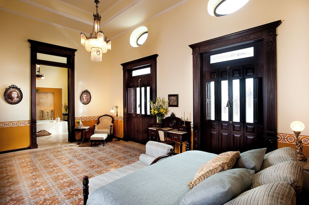 Master Suite Adults Only - Photo 2