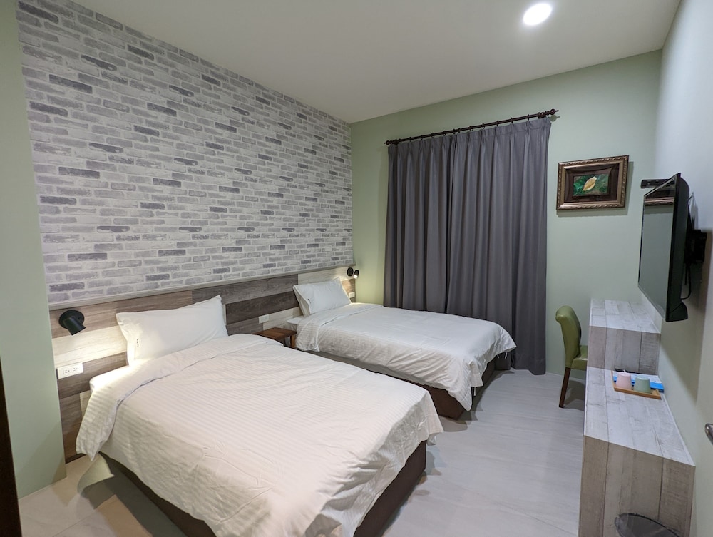 Basic Twin Room photo 1