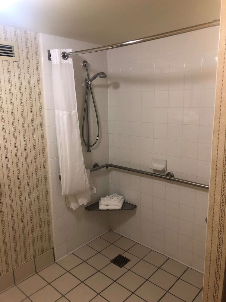 Room, Accessible photo 3
