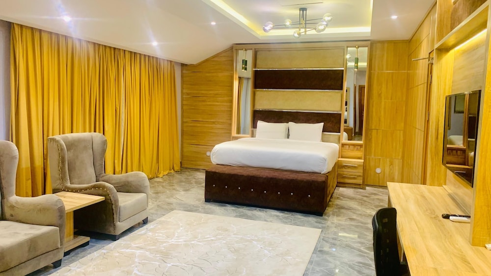 Exclusive Suite, City View