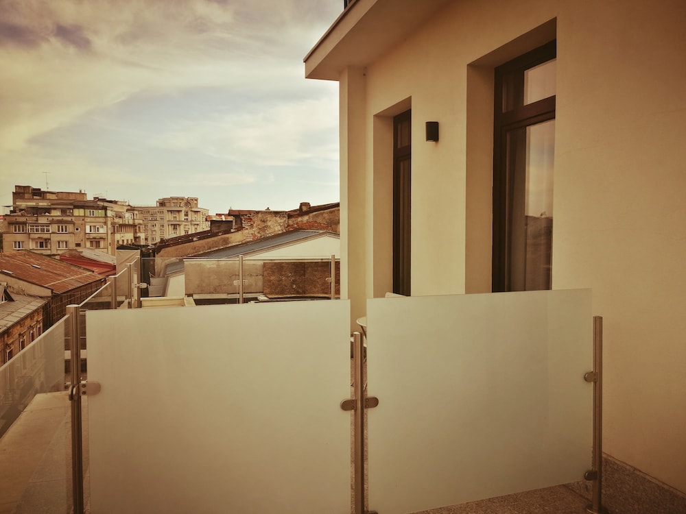 Deluxe Room, Balcony - Photo 6