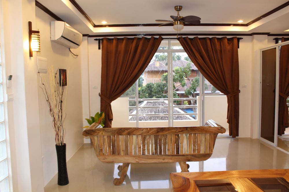 Suite - Photo 5