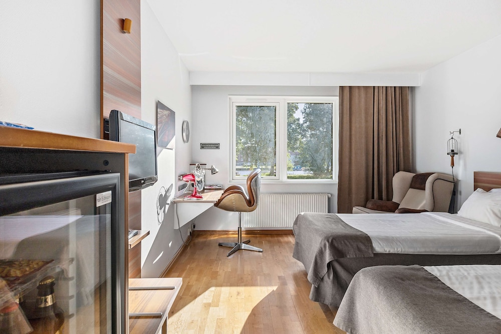 Standard Room, 2 Twin Beds, Non Smoking, Lake View