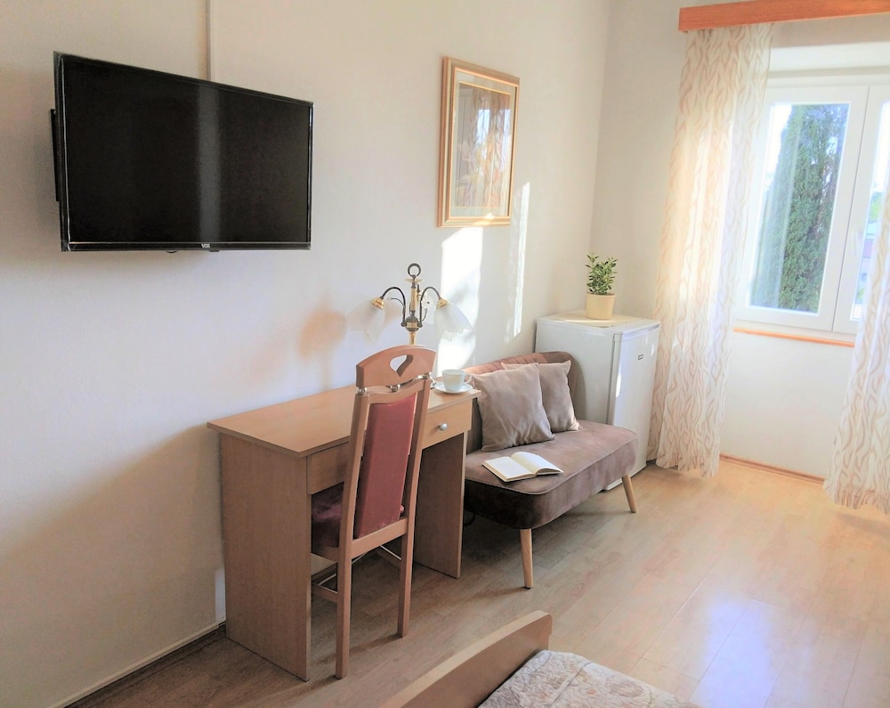 Basic Room photo 1